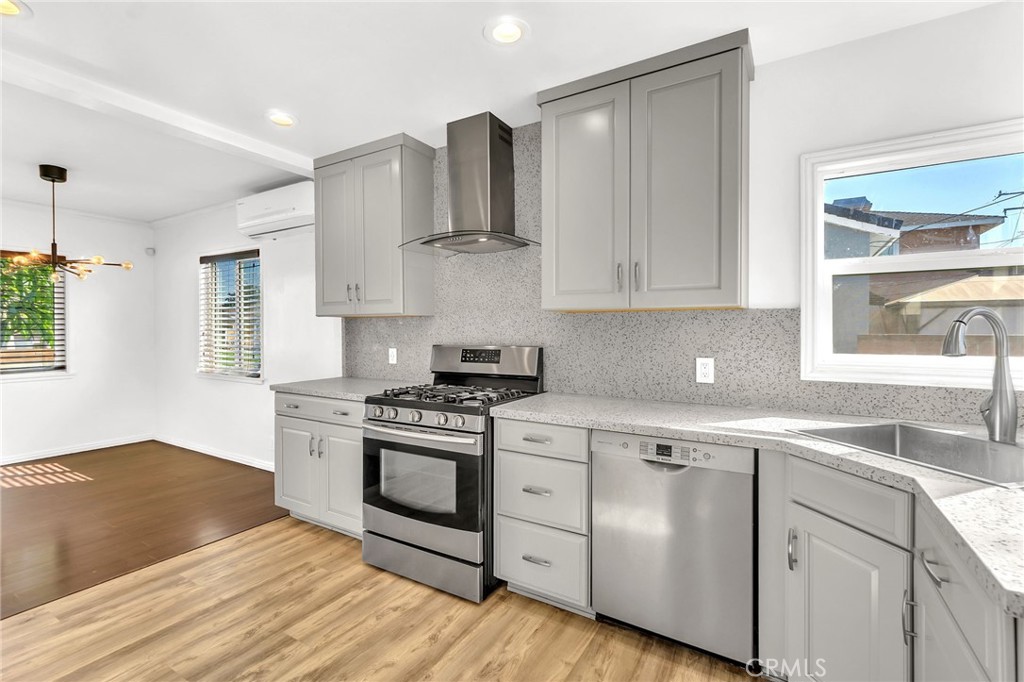 MLS #OC25253787 image #10