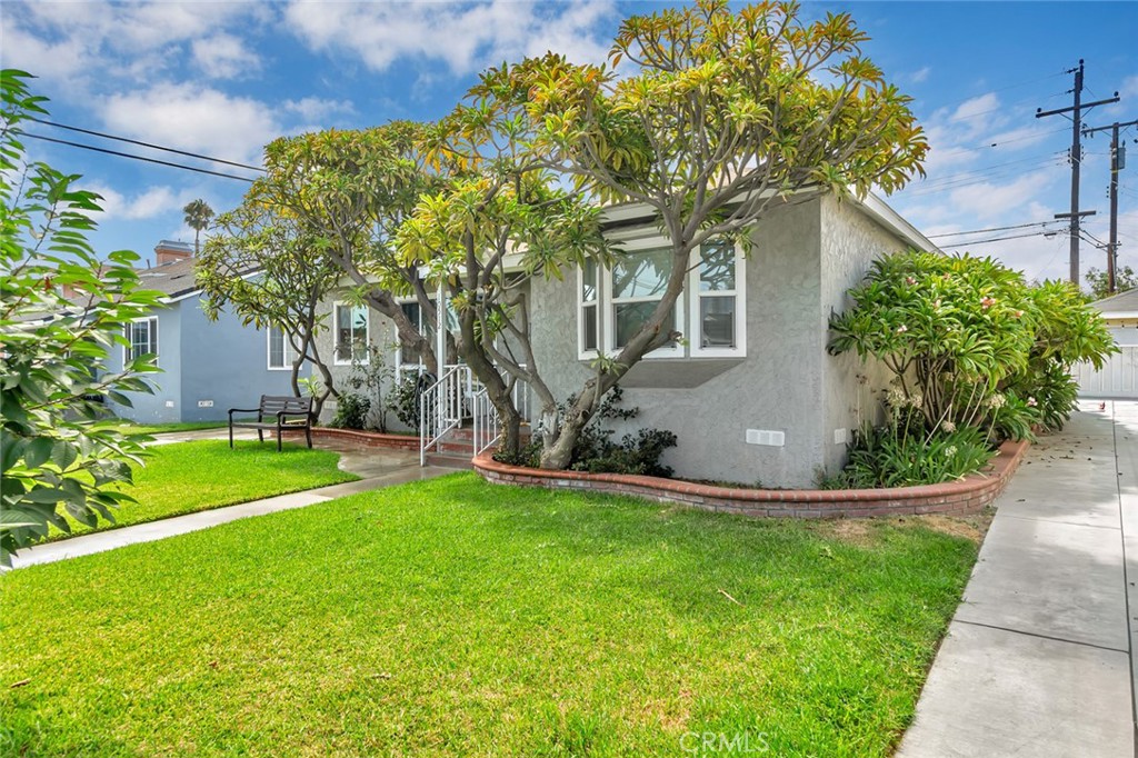 MLS #OC25253787 image #2