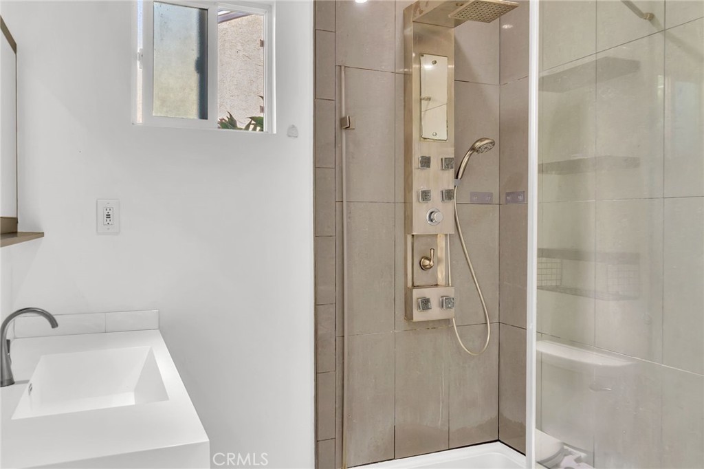 MLS #OC25253787 image #22