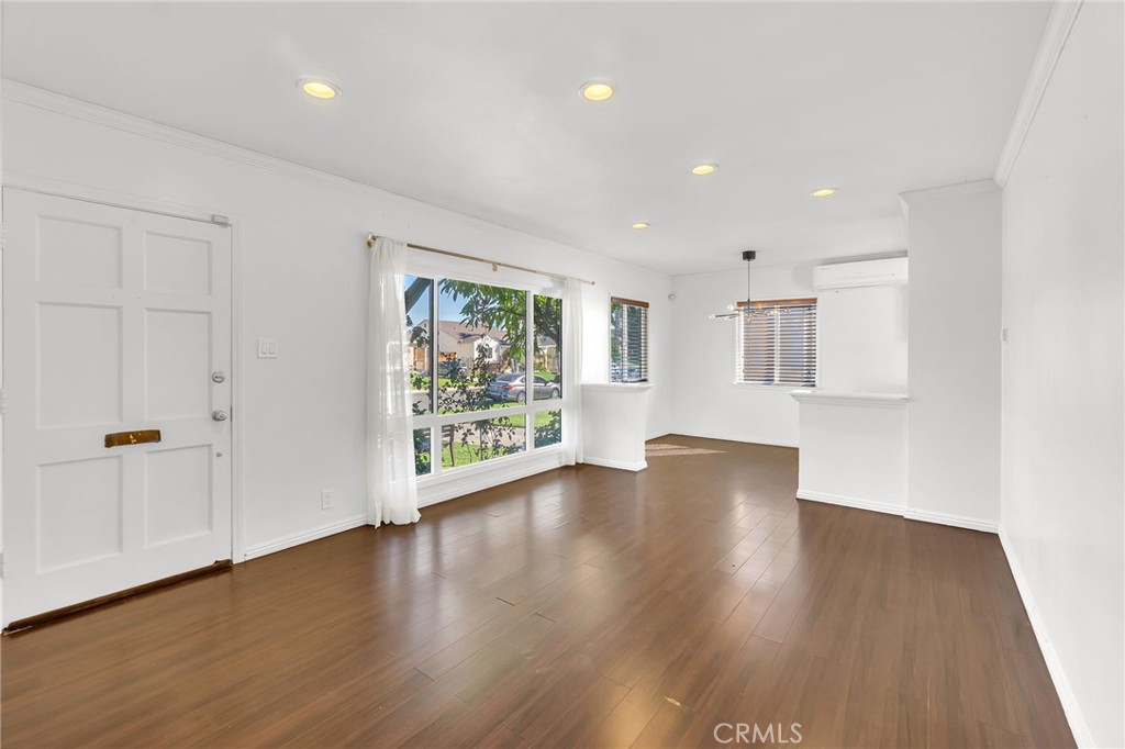 MLS #OC25253787 image #3