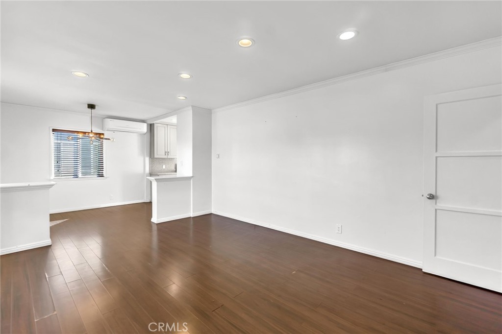 MLS #OC25253787 image #4