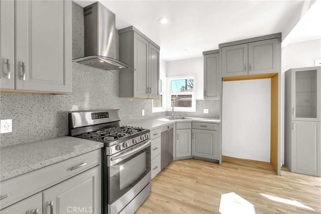 MLS #OC25253787 image #8