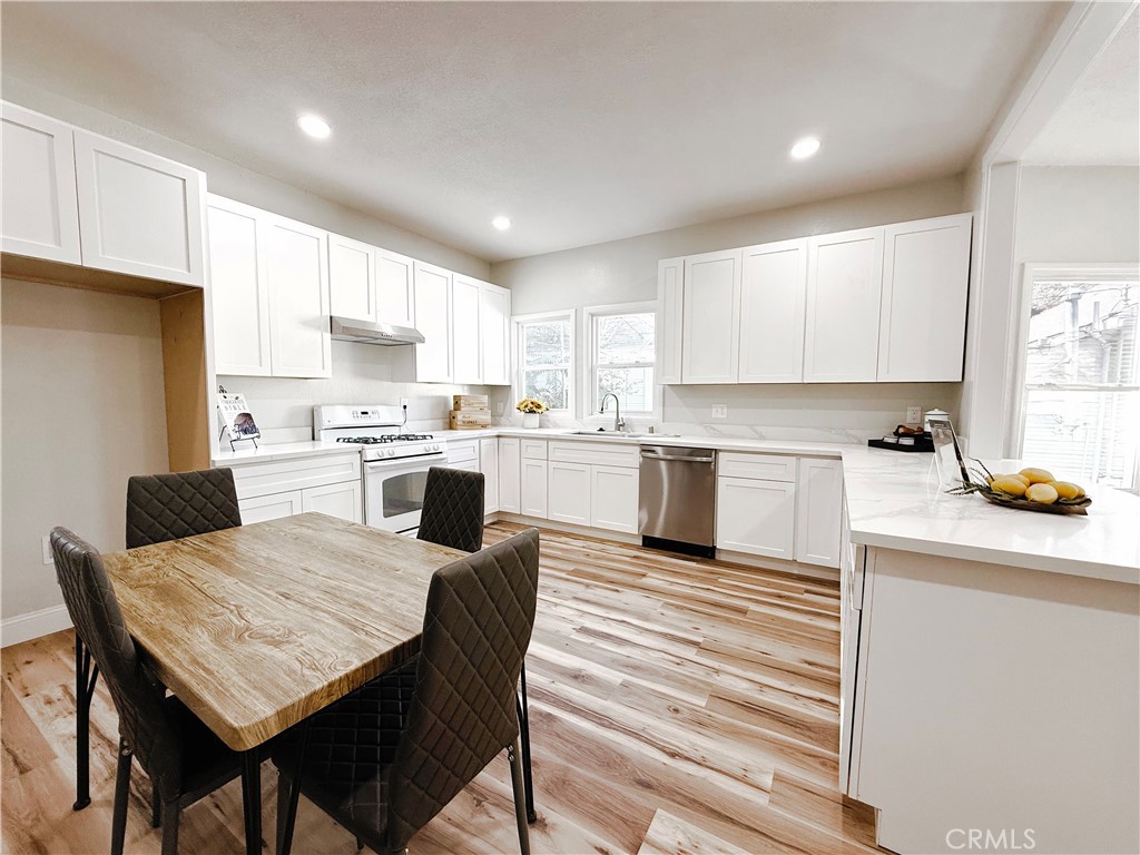 MLS #OC25253811 image #10