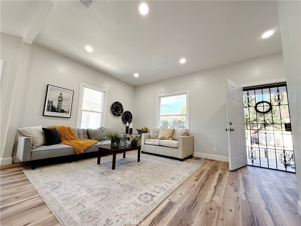 MLS #OC25253811 image #3