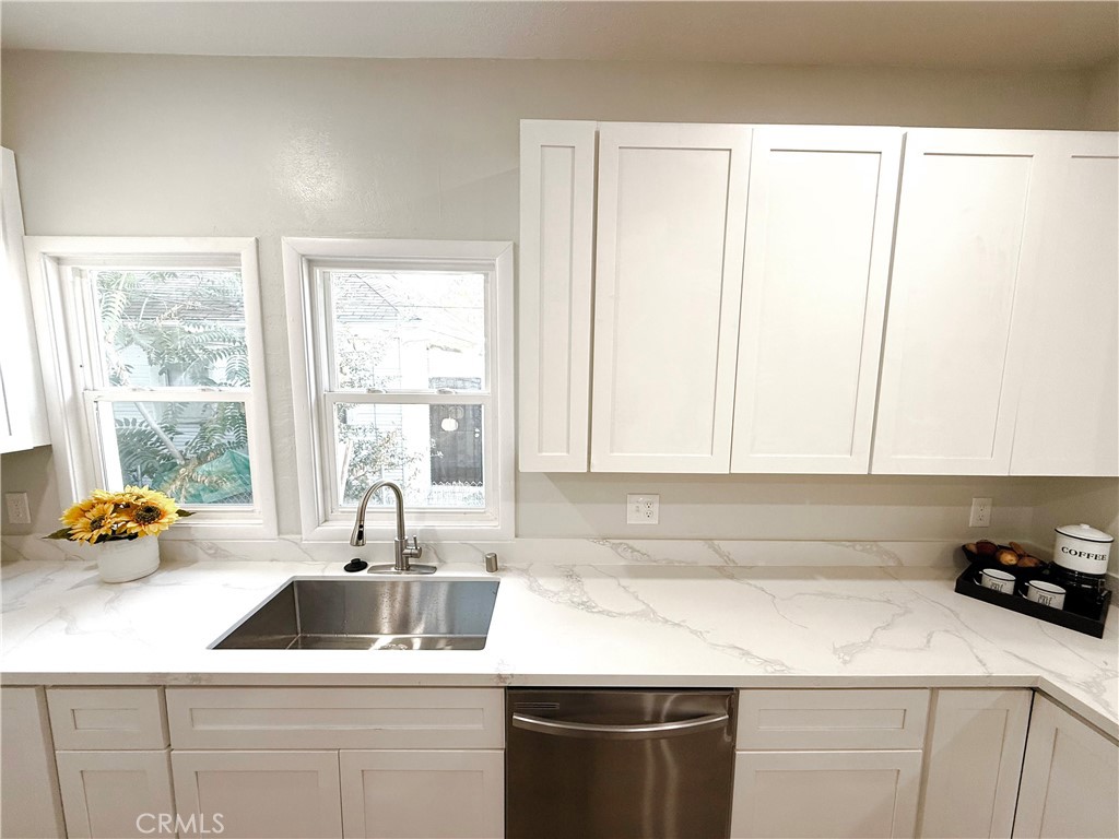 MLS #OC25253811 image #5