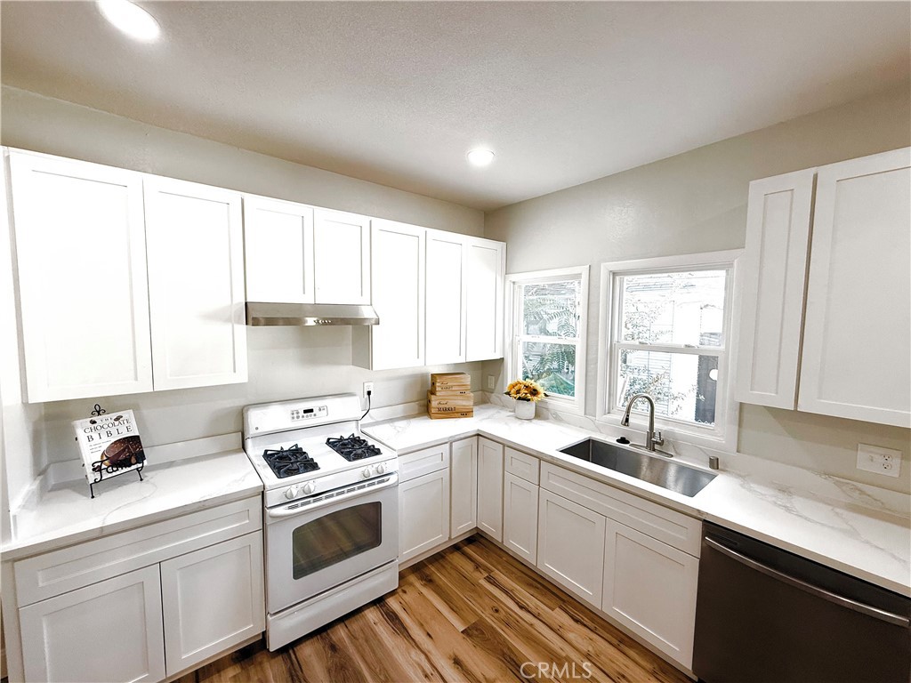 MLS #OC25253811 image #6