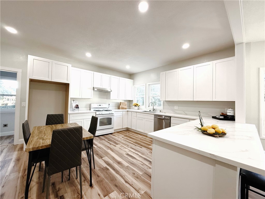 MLS #OC25253811 image #9