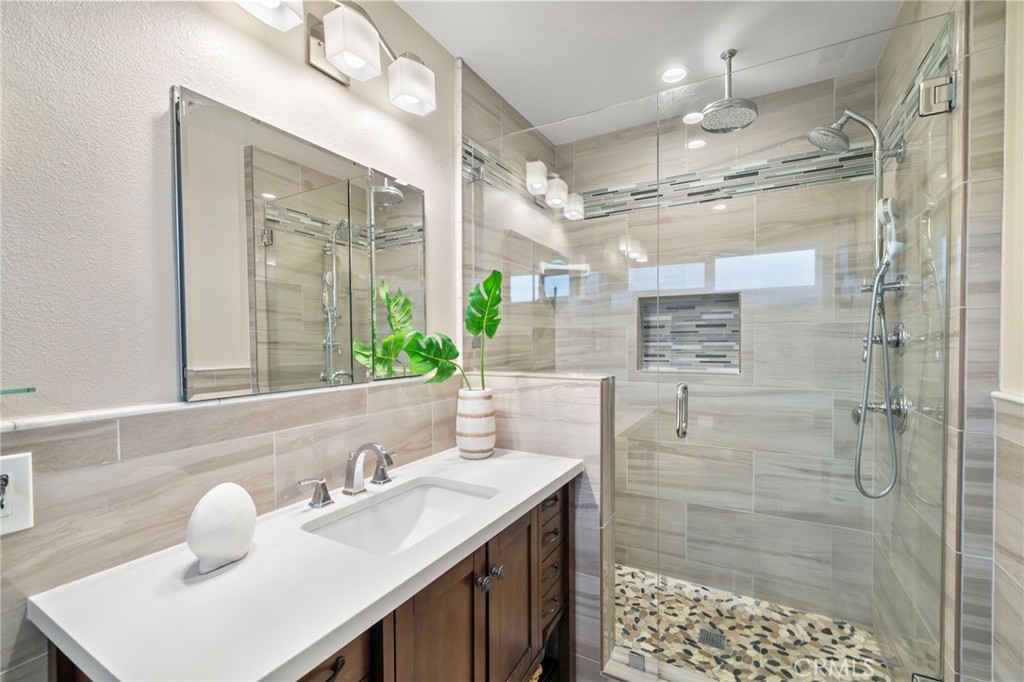 MLS #OC25253866 image #15