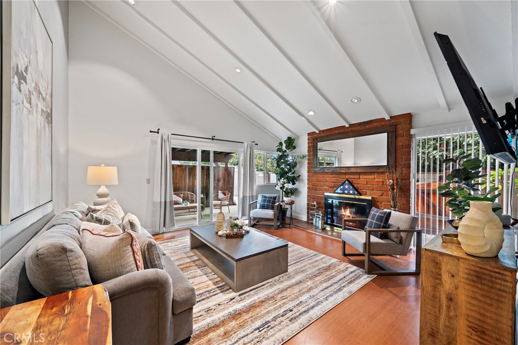 MLS #OC25253866 image #3