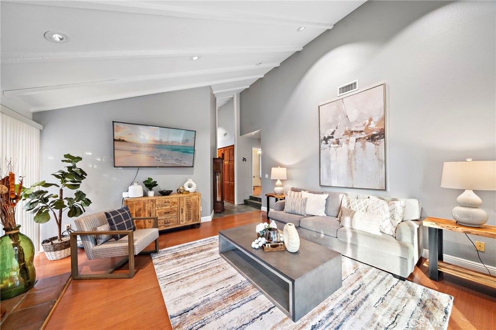 MLS #OC25253866 image #5