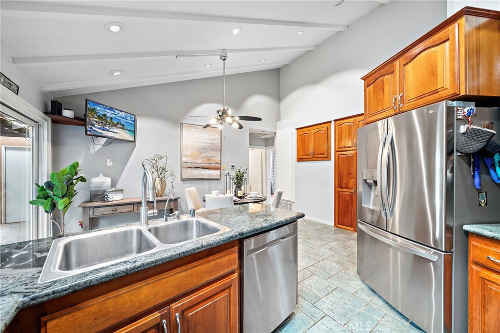 MLS #OC25253866 image #8