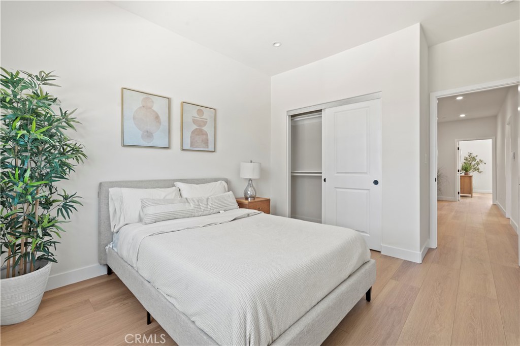 MLS #OC25253896 image #24