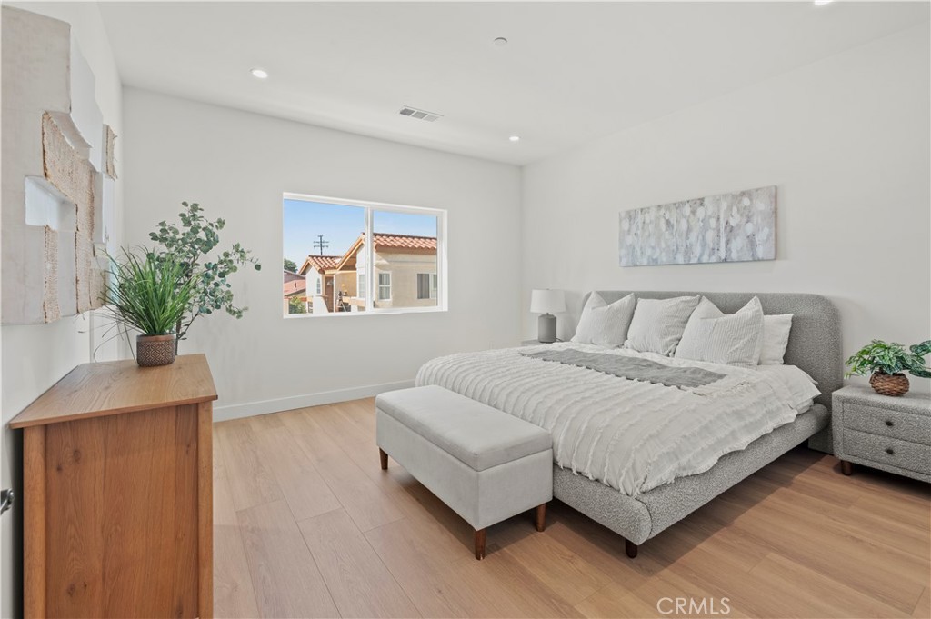 MLS #OC25253896 image #26