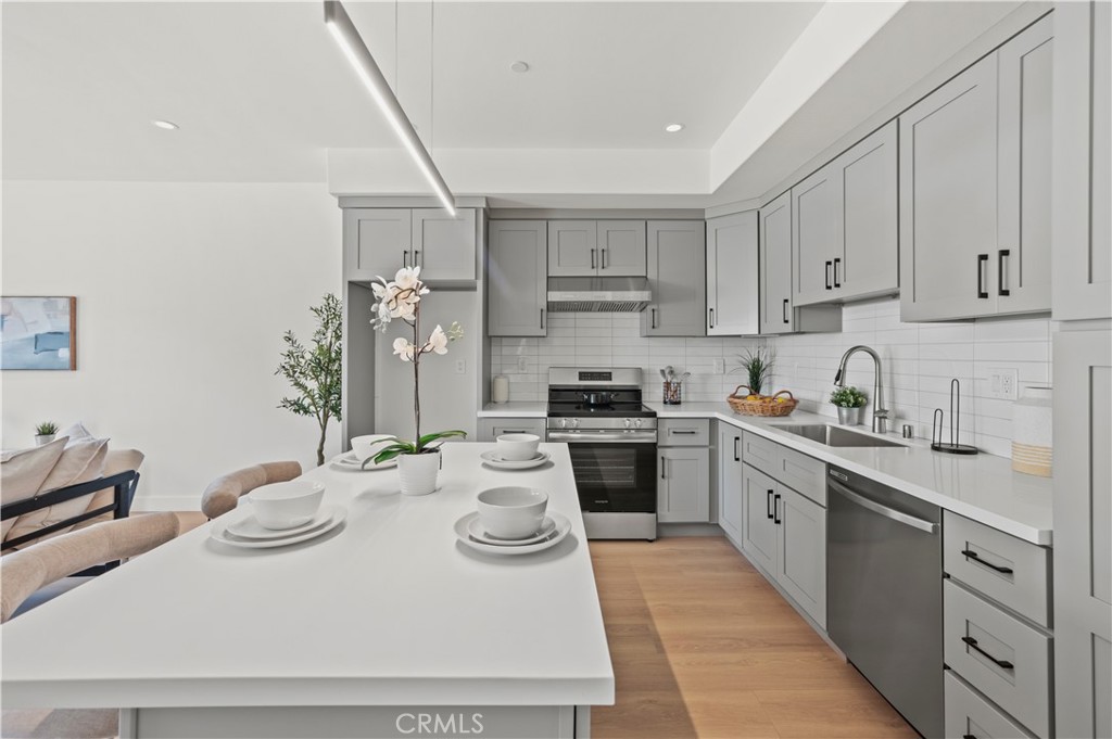 MLS #OC25253896 image #3