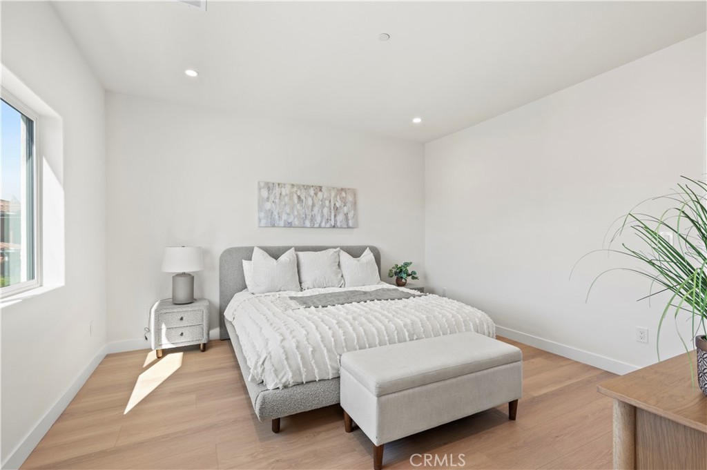 MLS #OC25253896 image #30