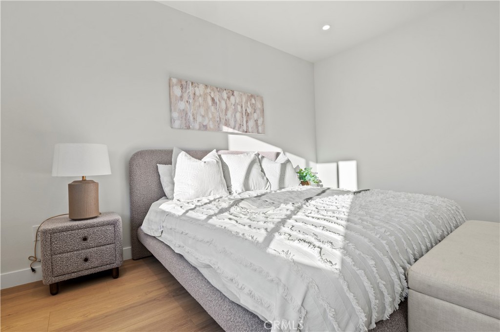 MLS #OC25253896 image #31