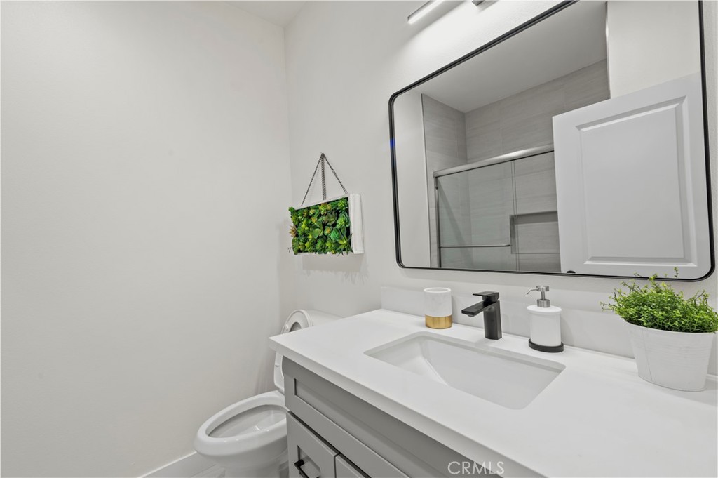 MLS #OC25253896 image #40