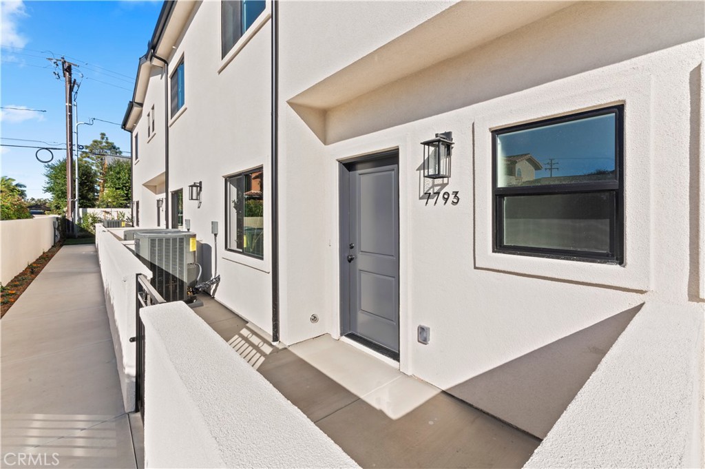 MLS #OC25253896 image #43