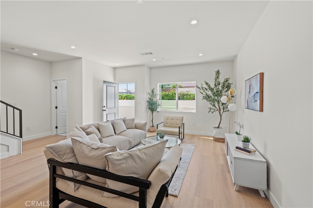 MLS #OC25253896 image #7