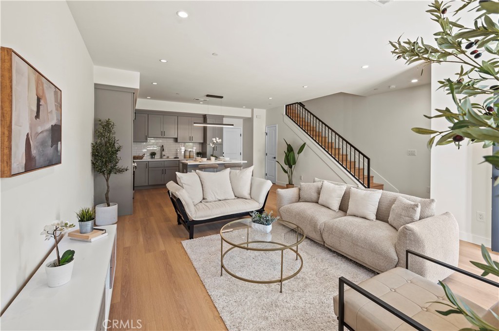 MLS #OC25253896 image #9