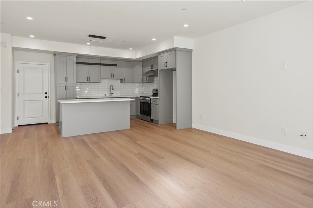 MLS #OC25253917 image #2