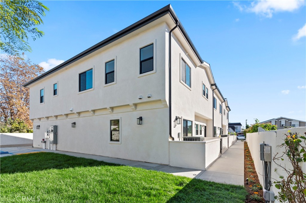 MLS #OC25253917 image #20