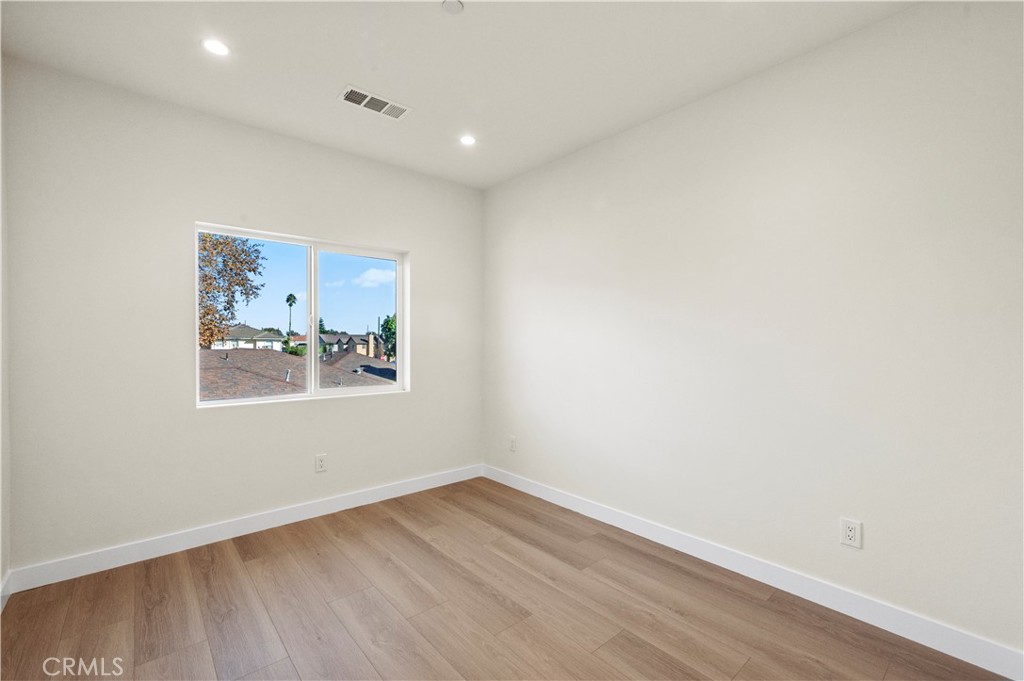 MLS #OC25253917 image #7