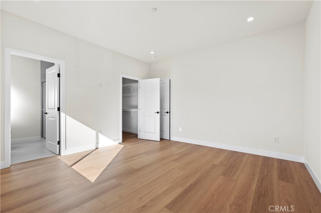 MLS #OC25253917 image #9