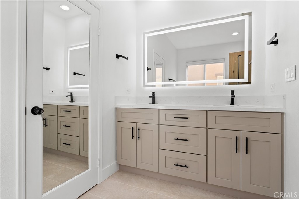 MLS #OC25253997 image #14