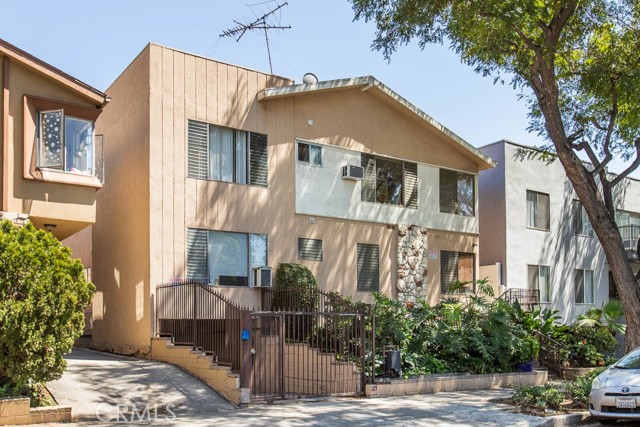 MLS #OC25254010 image #1