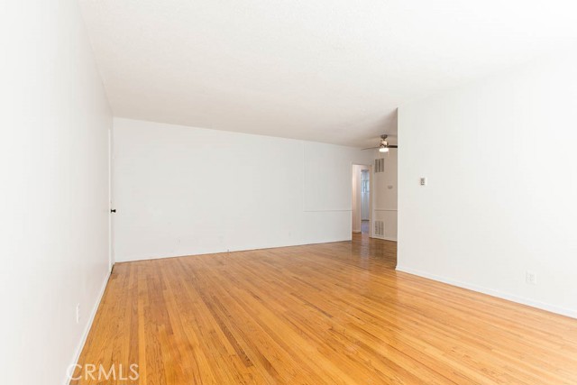 MLS #OC25254010 image #13