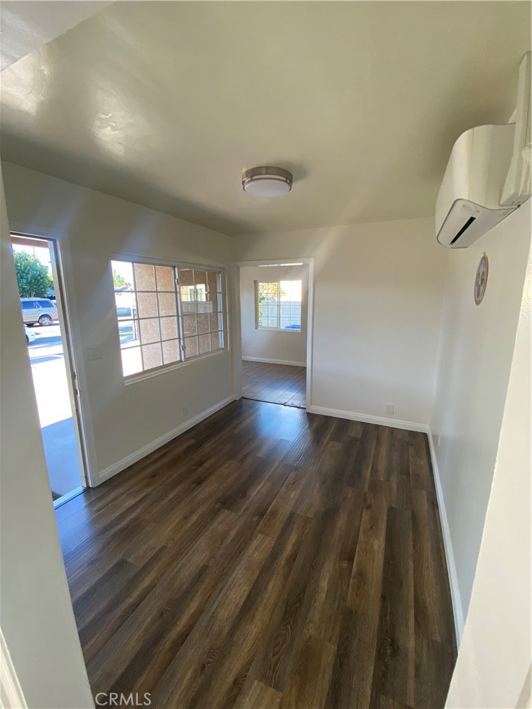 MLS #OC25254015 image #1