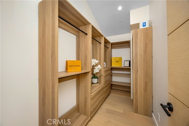 MLS #OC25254016 image #11