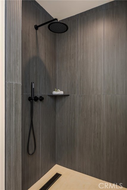 MLS #OC25254016 image #17