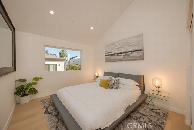 MLS #OC25254016 image #24