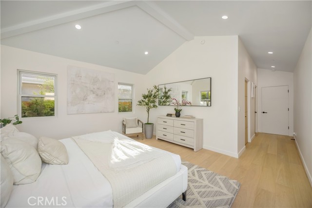 MLS #OC25254016 image #9