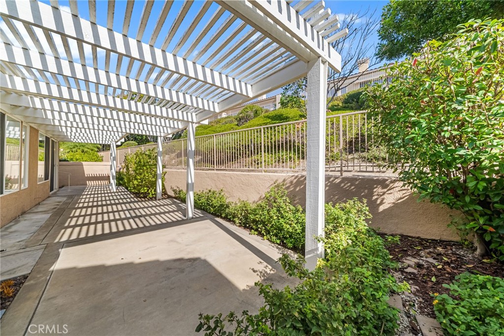 MLS #OC25254021 image #23