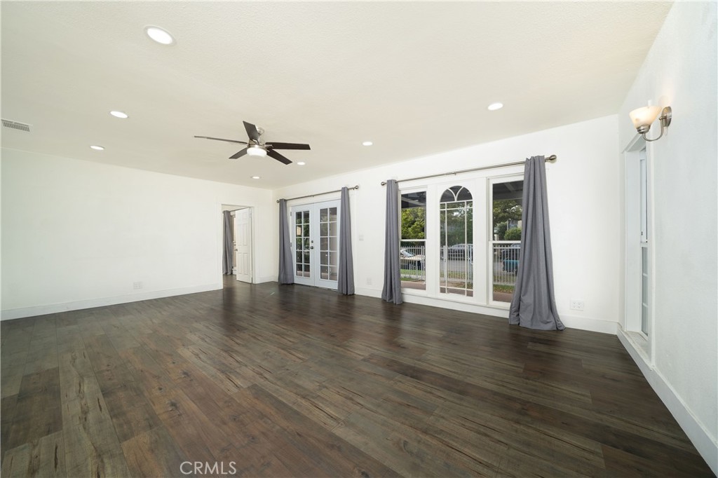 MLS #OC25254050 image #1