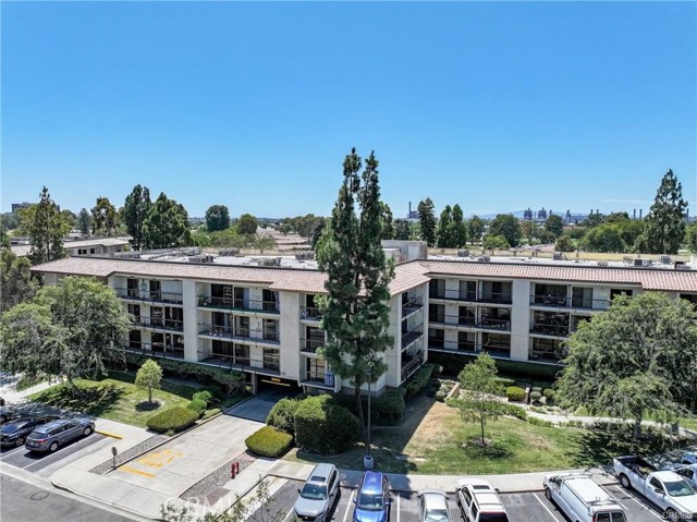 MLS #OC25254054 image #0