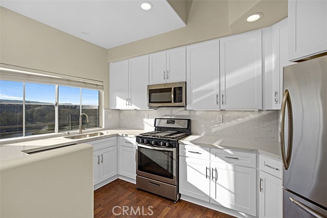 MLS #OC25254099 image #0