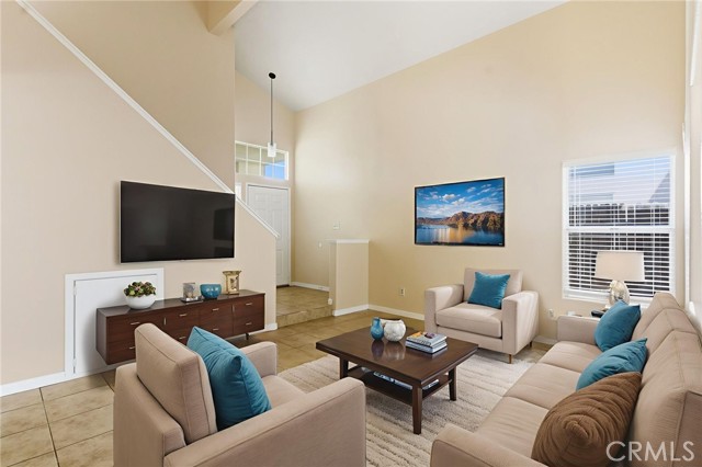 MLS #OC25254104 image #1