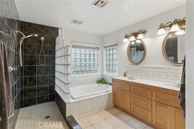 MLS #OC25254118 image #30