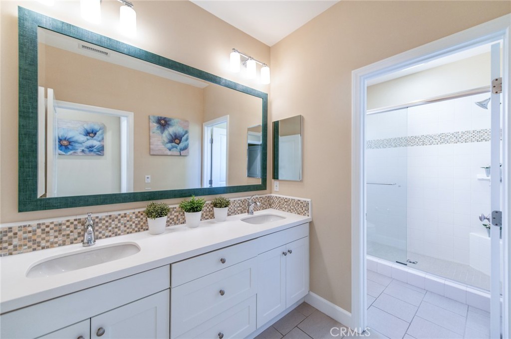 MLS #OC25254186 image #21