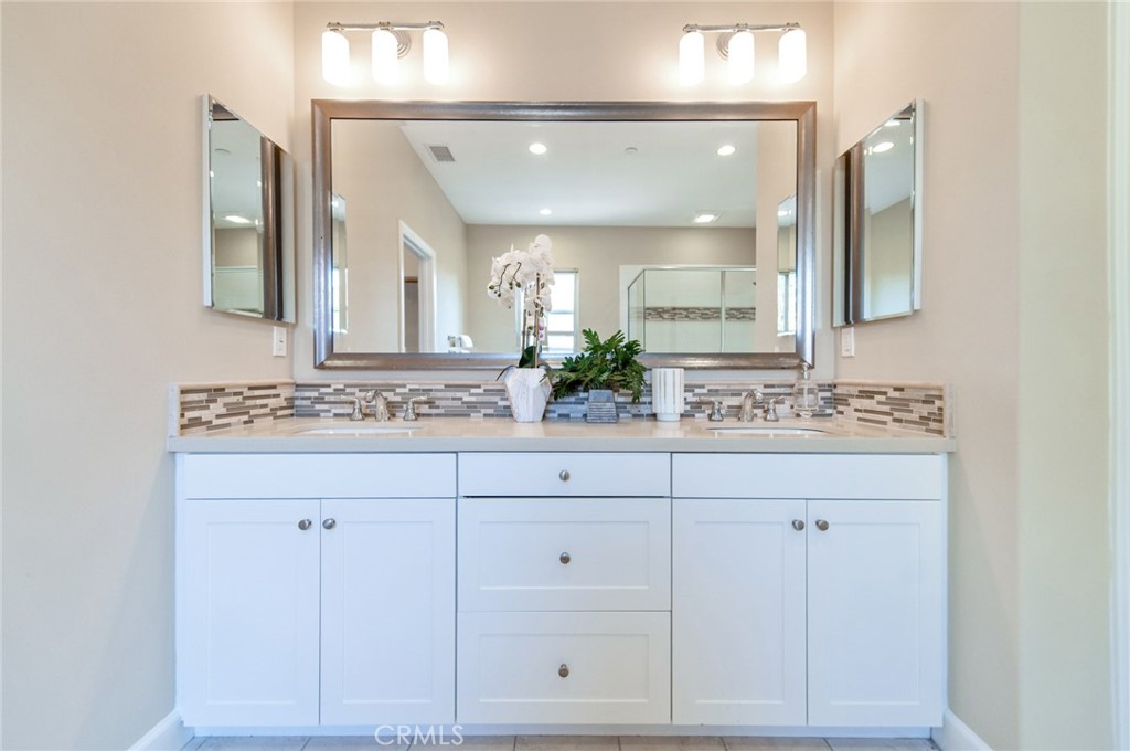 MLS #OC25254186 image #26