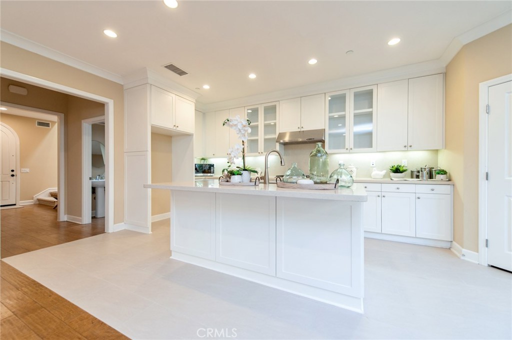 MLS #OC25254186 image #9