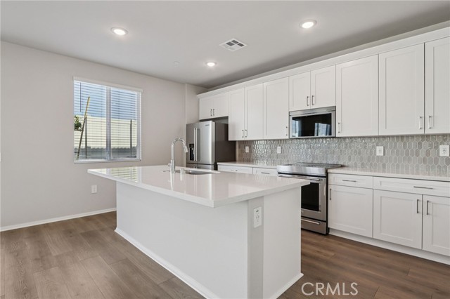 MLS #OC25254196 image #13