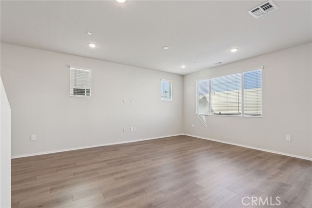 MLS #OC25254196 image #5