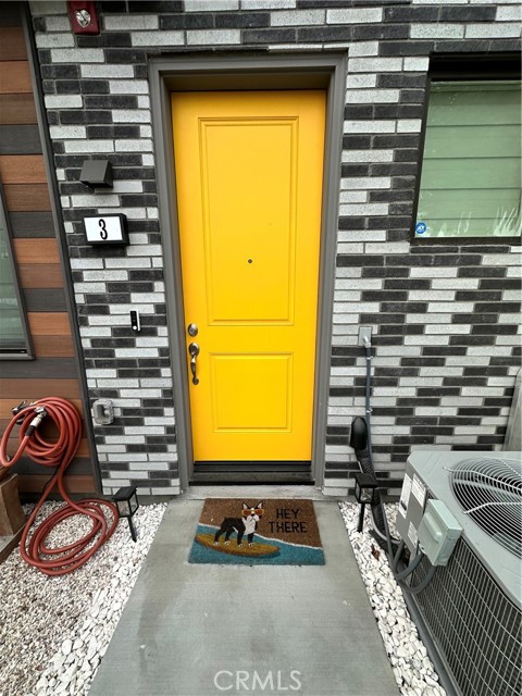 MLS #OC25254202 image #1