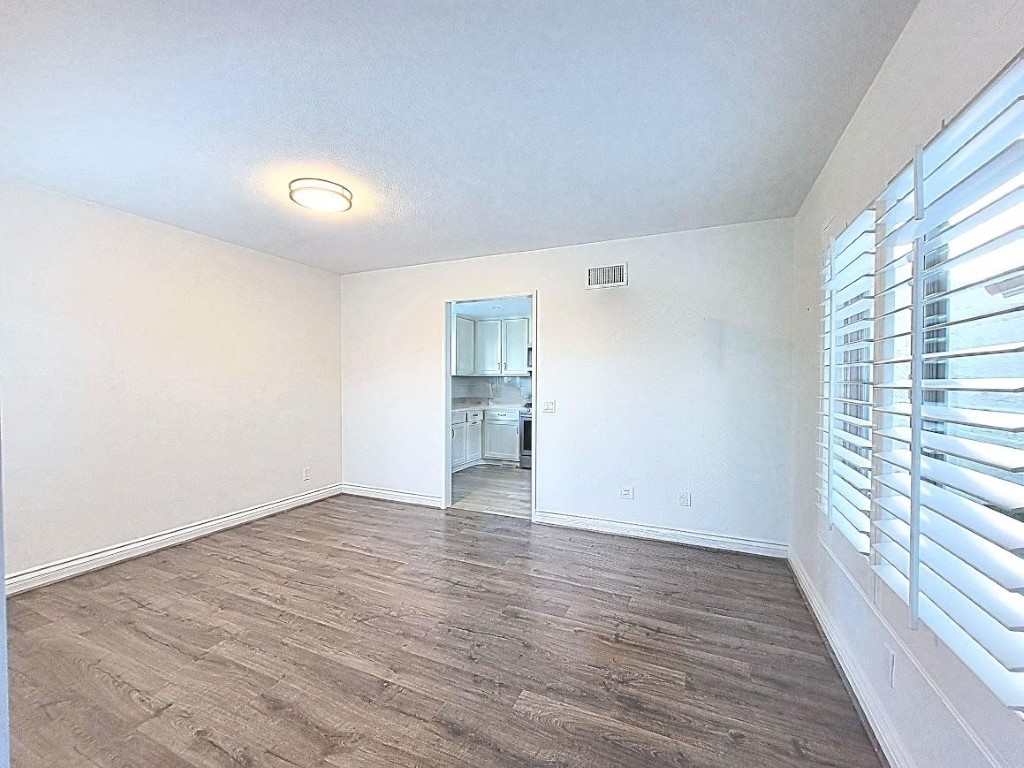 MLS #OC25254212 image #24