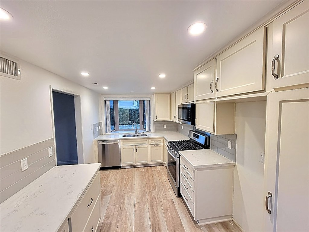 MLS #OC25254212 image #25